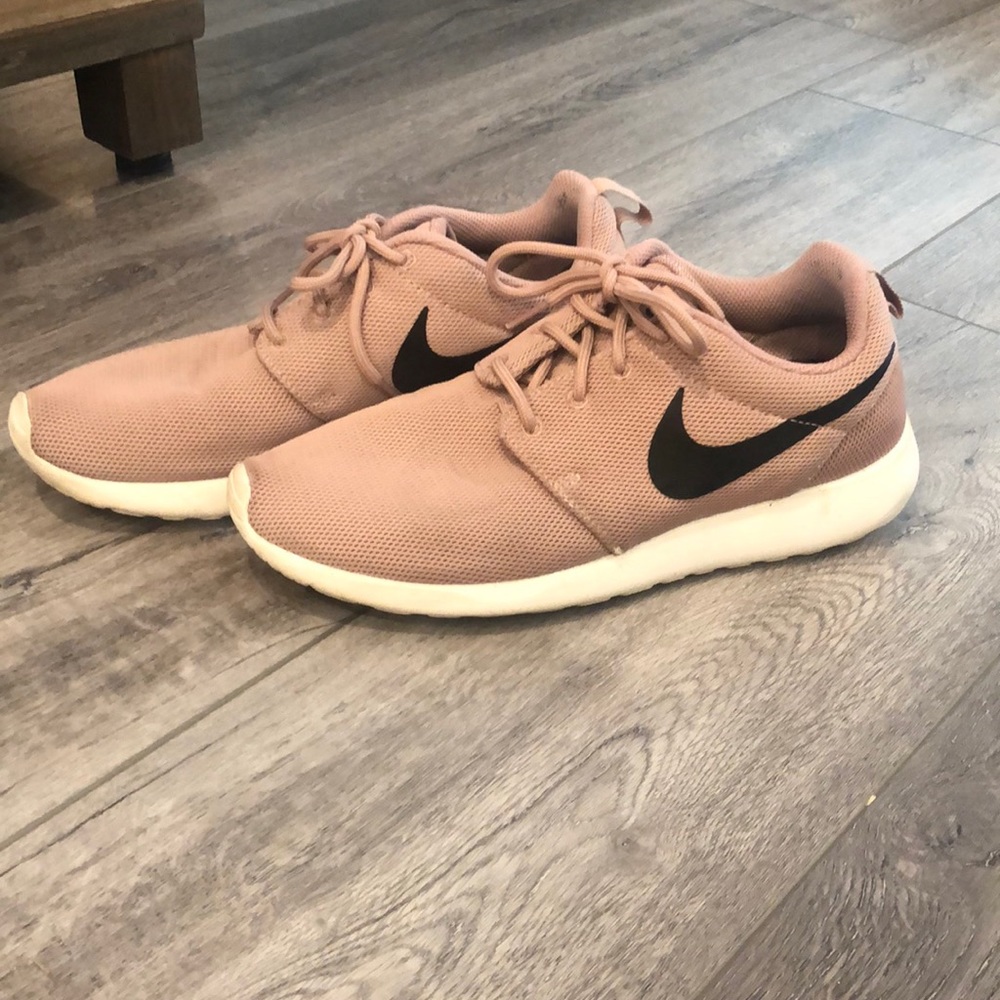 Nike Roshce